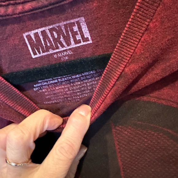MARVEL Boys Size Medium Black & Red Short Sleeve Tee - Picture 4 of 4